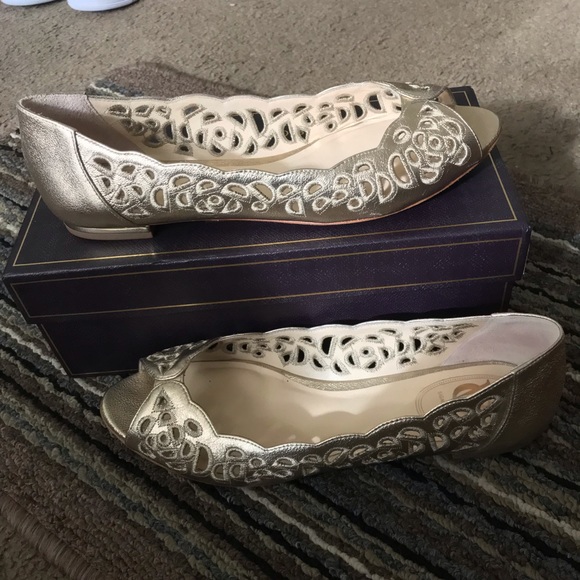 VC Vince Camuto Flats - Picture 6 of 8